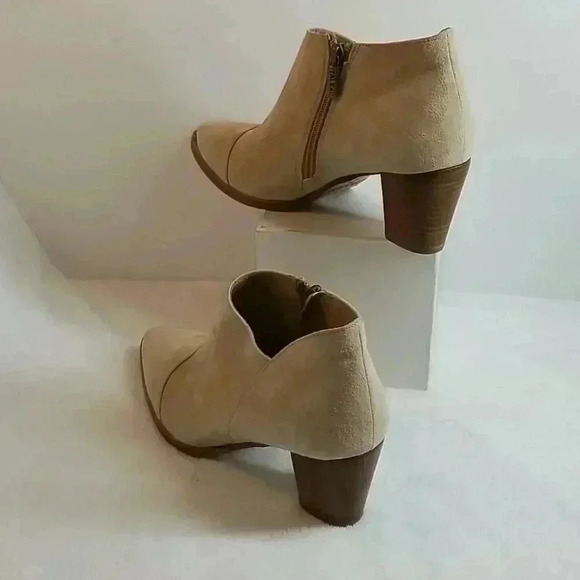 ITALEAU Marisa Waterproof Cap toe Bootie Size 40 - Picture 5 of 13